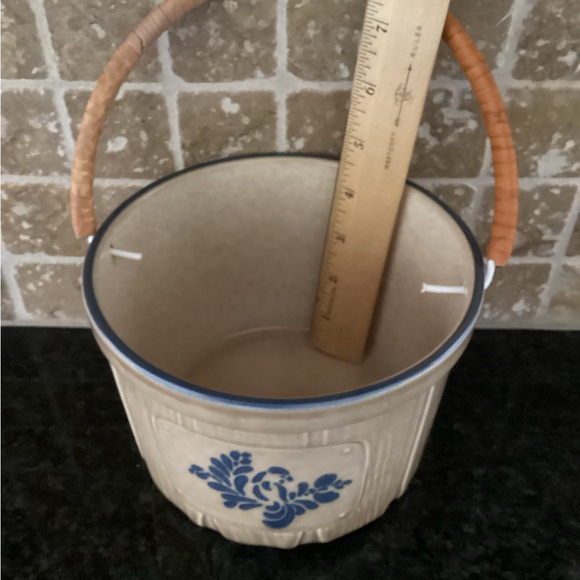Pfaltzgraff Beige and Blue Ceramic Basket Folk Art - Picture 2 of 4